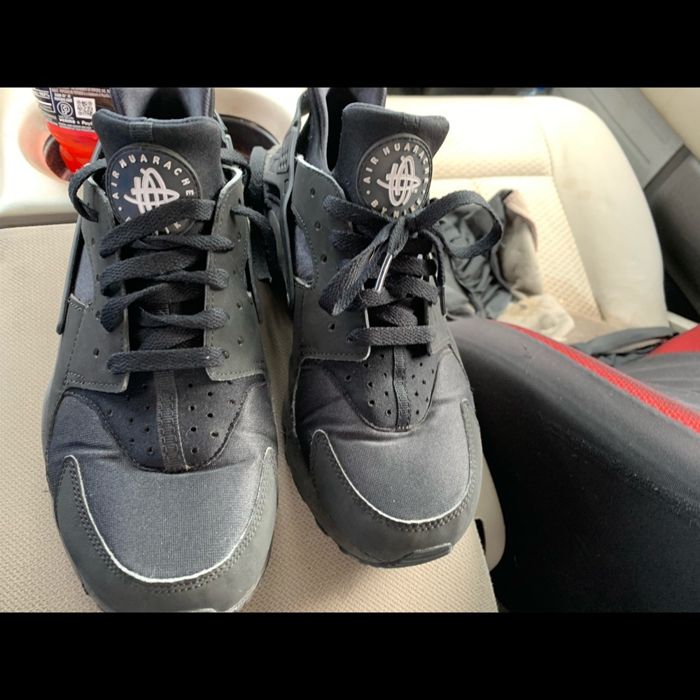Men’s size 8.5 Nike hurache shoes